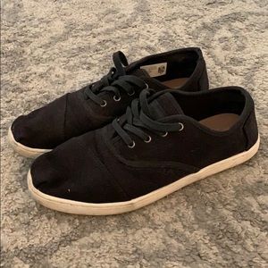 Toms Lace up shoes- black